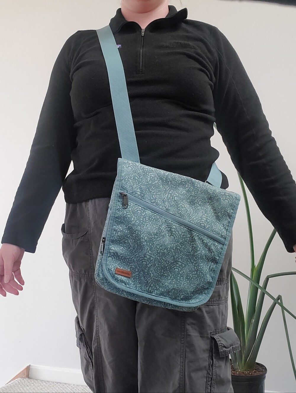 Eddie Bauer blue & teal patterned crossbody bag with adjustable strap